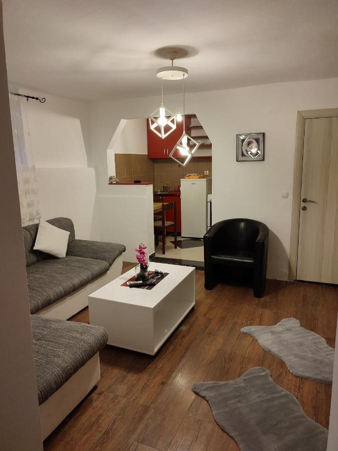 V&J Apartments Подгориця Екстер'єр фото