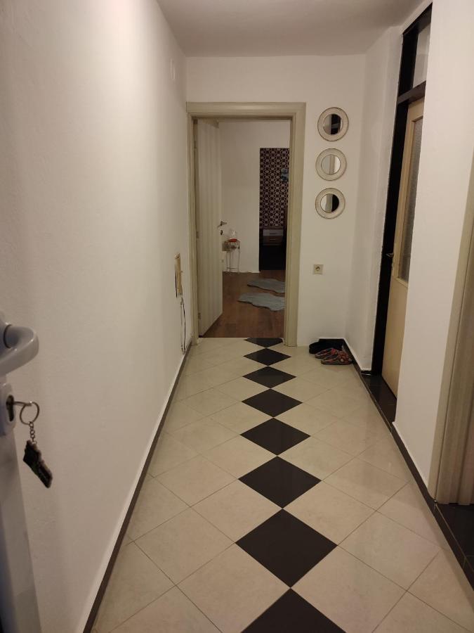 V&J Apartments Подгориця Екстер'єр фото