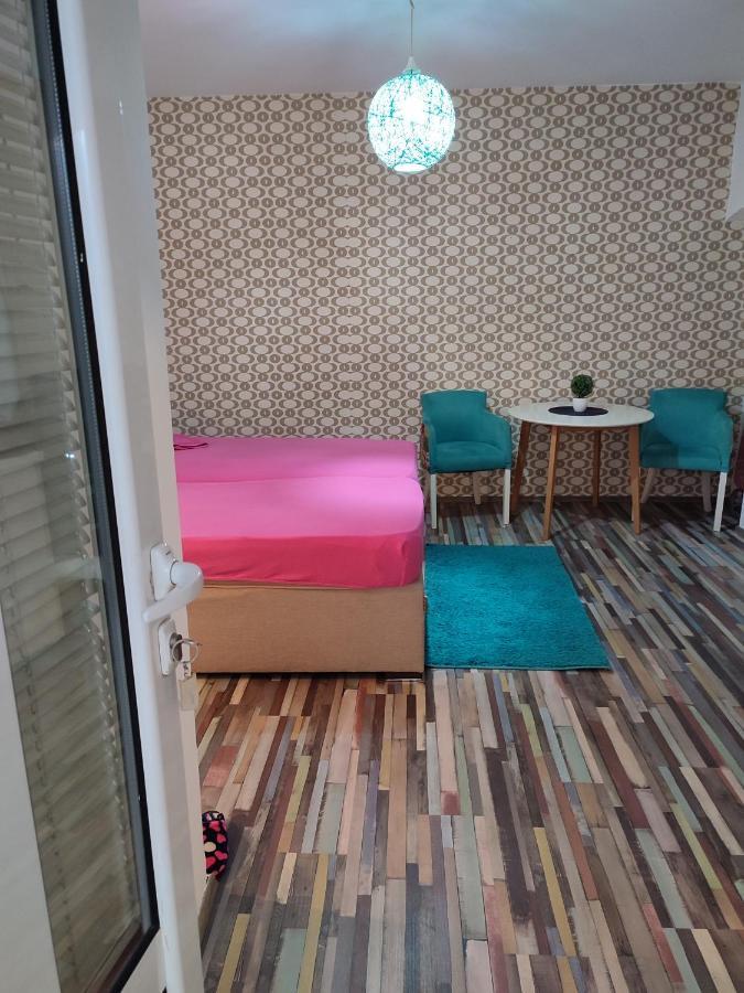 V&J Apartments Подгориця Екстер'єр фото