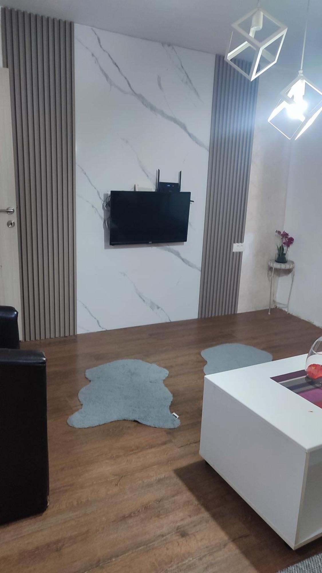 V&J Apartments Подгориця Екстер'єр фото